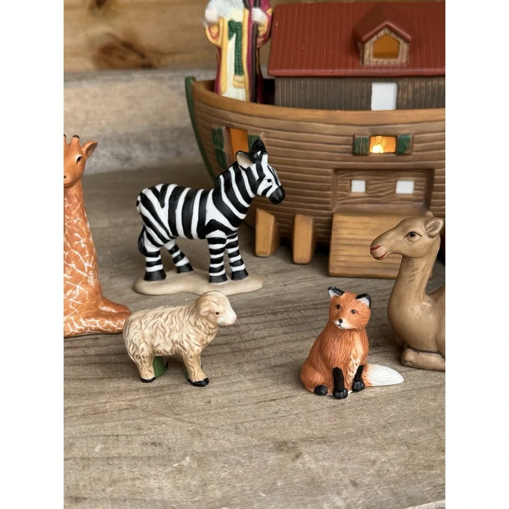 VNTG Caffco Ceramic‎ NINE Piece Noah's Ark Table Lamp Night Light With Animals